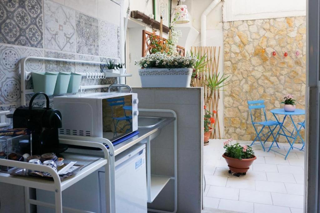 Blue Courtyard Not Valid Apartment Bari Exterior photo
